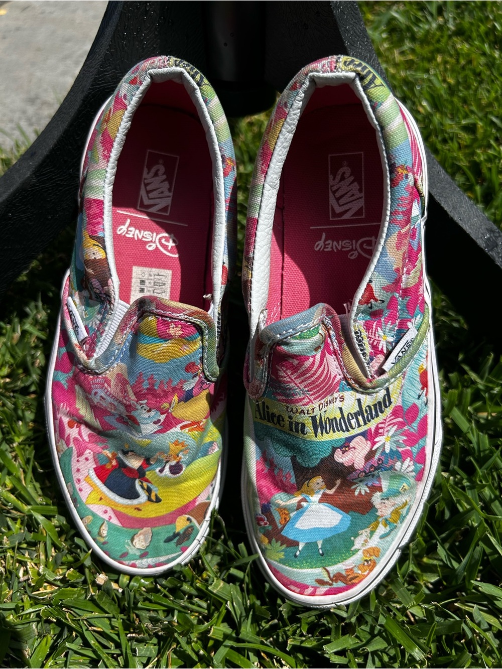 Vans x Disney Kids'‎ Alice in Wonderland Slip-On Shoes